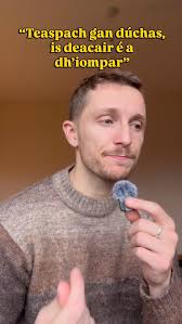 Éireannaigh gach uair a thiteann an teocht faoi bhun an reophointe: Irish  people every time the temperature drops below freezing point @peascaeasca  www.eascapeasca.ie #éire #Gaeilge #irish