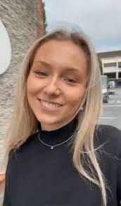 Leah Cullen's Instagram, Twitter & Facebook