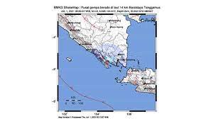 Dari laporan bmkg, gempa terkini tersebut bermagnitudo 5.5. Bmkg Catat Dua Gempa Menggoyang Tanggamus Lampung Pagi Ini Tekno Tempo Co