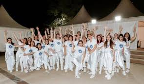 Νιώθω ότι είμαι τραγουδίστρια τους τελευταίους έξι μήνες. D A Guitarduo Kai Chores Ths Marinas Satti Sth Bambakoy Notospress Gr