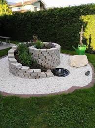 14 Wahnsinnige Ideen Um Alte Mobel Zu Originellen Garten Dekorationen Aufzumotzen Diy Bastelideen Alte Aufzumotzen Ba Garten Gartendekoration Vorgarten