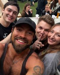 Patrick Chavez (@londonchavez) • Instagram photos and videos