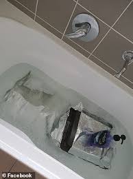 Let sit for two hours and drain the tub. Dishwasher Tablet Can Make Your Oven Sparkling Without Any Scrubbing Daily Mail Online