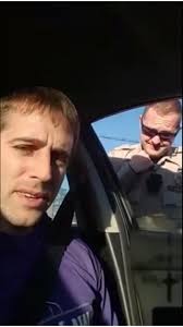 Police officer threatens Uber driver with arrest for filming traffic stop