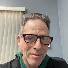 Hi everyone! Haven't posted in a minute just saying hi with some of my  crew. Our newest is Alliyah in the middle holding the cake, she's about to  have a beautiful Arthurs