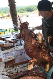 Cochon de Lait &agrave; la broche - Photo de Domaine Le Billardier, Tourves -  Tripadvisor