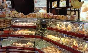 Holland bakery kini telah memiliki lebih dari 200 cabang toko yang tersebar di seluruh kota di indonesia seperti jakarta, bandung, bogor, surabaya, semarang, solo dan seluruh kota besar di indonesia. Perubahan Dan Arti Logo Holland Bakery Desain Logo Design Elegan Perusahaan Akarapi Online Indonesia