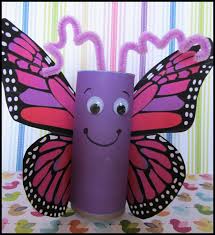 Des feuilles de couleur que vous pouvez aussi remplacer en partie ou compléter par des paillettes à coller. Paper Towel Roll Butterfly Paper Roll Crafts Butterfly Crafts Toilet Paper Crafts