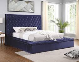 Sophisticated and dominating, the bromley bed is made to be a wonderful centerpiece for a master or guest bedroom. Davida Upholstered Platform Bed With Storage Footboard Furniture Of America Cm7879