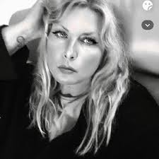 First lady Jill Biden recounts the moment that she saw her husband, Pres.  Biden, "dig deep into his soul and decide to no longer seek reelection —  and endorse Kamala Harris." https://trib.al/CgSLMeu