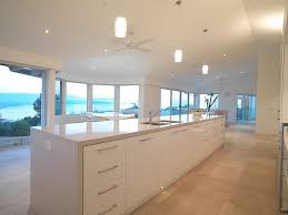 Snow™ works with a broad range of caesarstone colours, interior design styles and palettes. Caesarstone Classico 9141 Ice Snow Caesarstone House Design New Homes