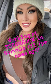 Kristy Hendrix's Instagram, Twitter & Facebook