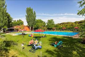 Al buscar un el camping serie, el espacio escencial es un aspecto importante a tomar en cuenta. Campingred Bungalows El Astral Tordesillas Ribera Del Duero Valladolid Castilla Y Leon Interior De Espana