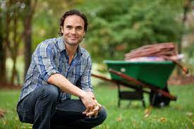 Yard crashers ahmed hassan interview with pavlina daytona beach, fl 2012. So Many Questions Yard Crashers Host Matt Blashaw Keeps Homeowners On The Green Triblive Com