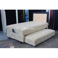 Harga tempat tidur murah berkualitas dari material bambu bisa dikatakan lebih jauh lebih murah ketimbang tempat tidur terutama yang terbuat dari material kayu jati. Tempat Tidur 2 In 1 Sporingbed Harga Murah Berkualitas Di Manado Tribunjualbeli Com