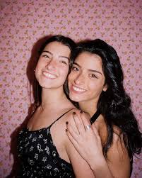 316 2 Mil Me Gusta 1 334 Comentarios Hype House Thehypehousela En Instagram Missing Our Girls En 2020 Chicos Guapos Famosos Famosos Fotos Tumbler De Amigas