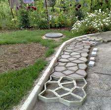 Pour une décoration de jardin design. Decoration Jardin Pas Cher A Faire Soi Meme En Beton Coule Jardin En Beton Pavage De Jardin Decoration Jardin