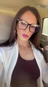 Evette Hernandez's Instagram, Twitter & Facebook