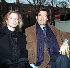 We are all human beings and need each other and we need to pull each other through this life as a team. Krebstod Mit 42 Brosnans Tochter Und Die Elendige Krankheit Welt