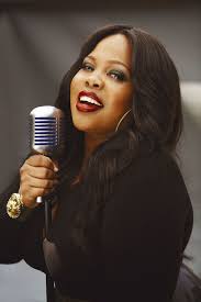 Dreamgirls Amber Riley To Play Effie In West End Production Amber Riley Glee Black Hollywood
