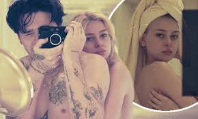 Nicola Peltz poses completely naked while topless Brooklyn Beckham takes  steamy photographs of her | Daily Mail Online