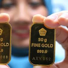 Tabungan emas adalah emas batangan yang dimiliki pemilik rekening berdasarkan perjanjian jual beli emas dan penitipan emas yang pertama, gadai emas adalah maksimum 95% dari saldo emas dengan saldo minimum adalah 0.1 gram. Turun Lagi Cek Harga Emas Antam 0 5 Gram Hingga 1 Kg Pada 28 April 2021 Bisnis Liputan6 Com