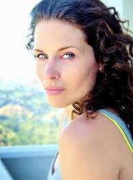 Rachel Cronin's Instagram, Twitter & Facebook