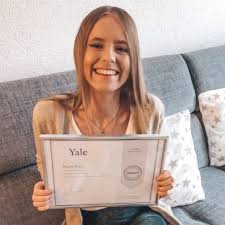 Based in new haven, connecticut, yale brings people and ideas together for . Erfahrungsbericht Zum Yale Kurs The Science Of Well Being Nicole Hurr