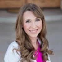 Dawn Chism's Instagram, Twitter & Facebook