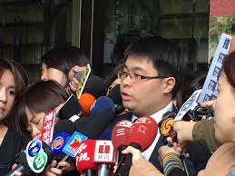 他是雲林縣首位 無黨籍 雲林縣長 ， 2018年7月4日，張榮味因縣長任內在 林內焚化爐弊案 中收受承包商及環保公司賄賂3000萬. Grnl9bpk8vmq8m