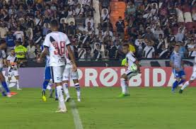 Vasco cruza três bolas seguidas na área do avaí e a zaga leva a melhor em todas. Vasco X Avai Audio Vaza E Mostra Revolta De Geninho Contra O Var Assista Torcedores Noticias Sobre Futebol Games E Outros Esportes