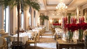 Au Menu Du Cinq Le Savoir Faire Culinaire Francais Au Service Des Meilleurs Ingredients Du Terro Luxury Restaurant Best Restaurants In Paris Paris Restaurants