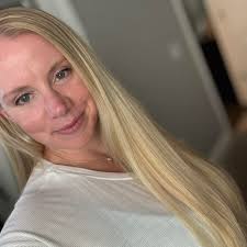 What are good food options in Navarre Beach for a celiac with garlic and  dairy allergies?