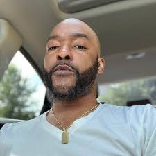 덱스의 갑작스러운 죽음은 조슬린을 망가뜨린다. 또다른 상실 속에서 그녀의 슬픔을 누가 도울 수 있을까? 열정적이고 새로운 종합 병원이  지금 ABC에서 시작됩니다! EvanHofer