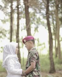 Foto prewed tentara dan perawat. 10 Inspirasi Pre Wedding Tentara Dan Tenaga Medis Perpaduan Romantis Nan Elegan Yang Hakiki