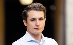 Ojalá hubiera más empresarios entre los políticos»