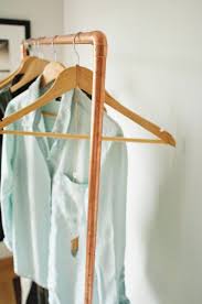 Como Fazer Arara De Roupas Movel Com Cano Pvc 8 Como Fazer Artesanatos Também utilizei 10 tês e 4 joelhos. arara de roupas movel com cano pvc