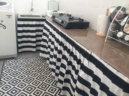 Kontraktor pemasangan tile (jubin), buat table top concrete (meja dapur konkrit), mengecat dan paiping. Potong Kain Dua Bahagian Dan Letak Strap Hasilnya Skirting Table Top Nampak Cukup Kemas Mingguan Wanita