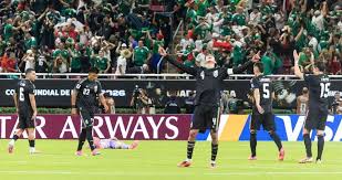 Perlas del Mundial ¬ La FIFA vende hasta el pasto; nombran Vozinha a nueva especie
