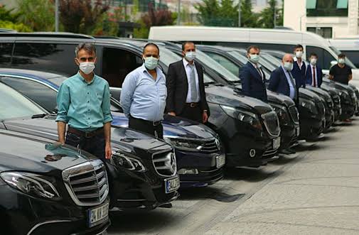 Self-drive vs. chauffeur car rental in Rwanda - Rwanda Rent Car 