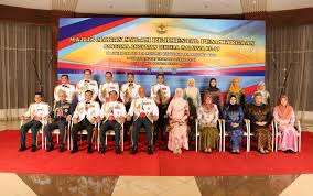 Majlis angkatan tentera di bawah kuasa am ydpa bertanggungjawab untuk memerintah, menjaga tatatertib. Royal Malaysian Navy On Twitter Untuk Kenangan Ym Ts Affandimycdf Bergambar Bersama Sama Panglima Panglima Perkhidmatan Dan Pemerintah Tertinggi Atm Sebelum Memasuki Dewan Jamuan Kebanggaan Navyupdate Https T Co L7nhmedxes