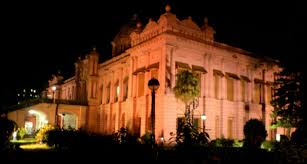 Of the 31 rooms of ahsan manzil, 23 rooms were presented for different displays. Ahsan Manzil Museum