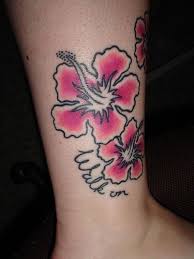 Made via stella luo tattoo artists in toronto, canada #tattoostyle adidas, athletic shoes, clothing, clothes, clothes, style, leggings, moms fashio #adidas #athletic #garments #get dressed #leggings. 39 Motive Fur Ein Tattoo Von Hibiskus Blumen