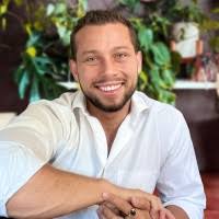 3200+ "Bence" profiles