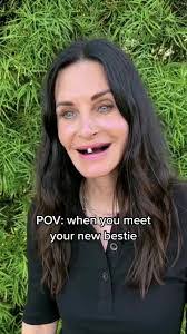 Courtney Kahn's Instagram, Twitter & Facebook