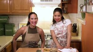 Channeling your inner professional chef is certainly a lot easier when you have the best cookware, especially when you choose a set that perfectly suits your cooking style and kitchen appliances. Social Superstars This Girl Invites Broadway Stars Into Her Tiny Nyc Kitchen For A Cooking Show On Broadwayworld Abc7 New York