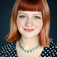 Kate <3 Journalist, music lover, world traveller, bilingual (German) recent  college graduate ready to take