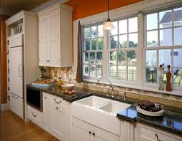 Minimalism in website design always means using fewer elements to create a simpler, cleaner, and more practical website. 15 Traditional And White Farmhouse Kitchen Designs Home Design Lover