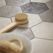 Vous garantir le bon achat, on y travaille tous les jours. Leroy Merlin Carrelage Time Octogonal Gris Ficelle Blanc Effet Beton 18x21cm 34 99 Hexagon Tiles Flooring Hexagon