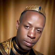 Huyu priest anapatia warembo sleepless nights 😂😂😂. He is Father Simon  irungu Njaramba